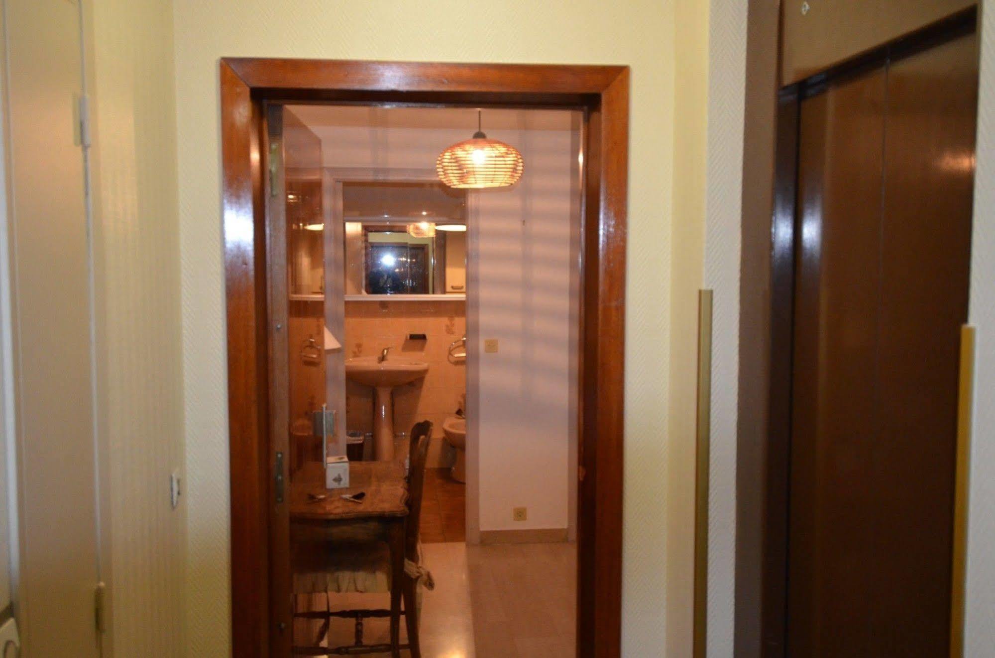 Appartement 6 Personnes Avec Terrasse Le Port Nice Exterior foto