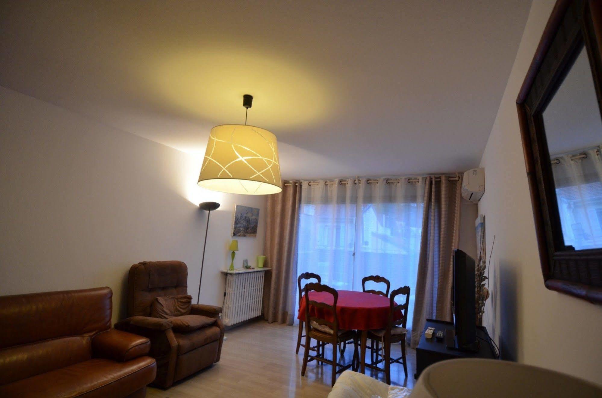 Appartement 6 Personnes Avec Terrasse Le Port Nice Exterior foto