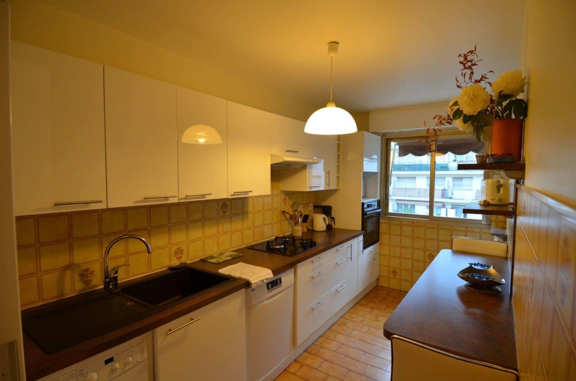 Appartement 6 Personnes Avec Terrasse Le Port Nice Exterior foto
